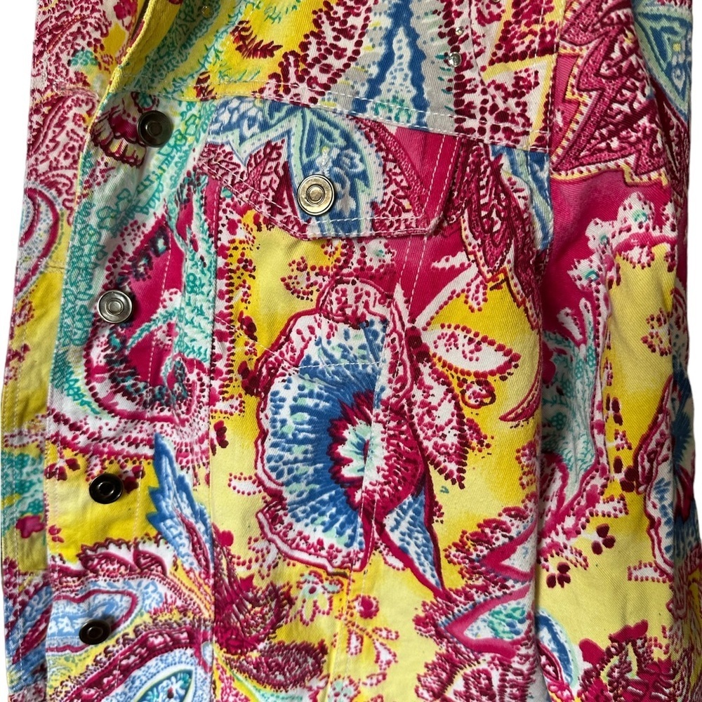 Lifestyle Vibrant Paisley Denim Jacket 🤩 - Picture 4 of 9